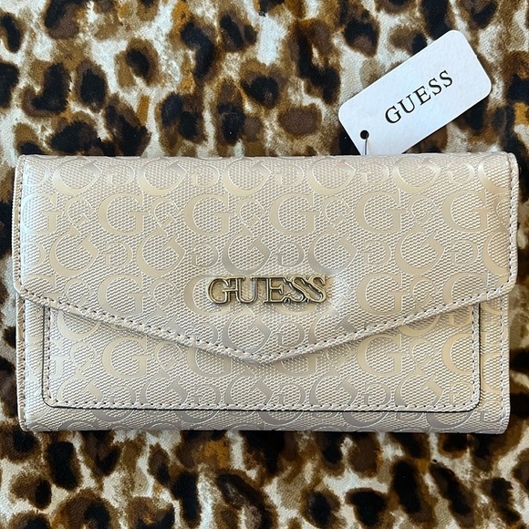 Brand New Guess Rose Dust Iridescent Trifold Card Organizer Snap Close Wallet - Picture 1 of 13